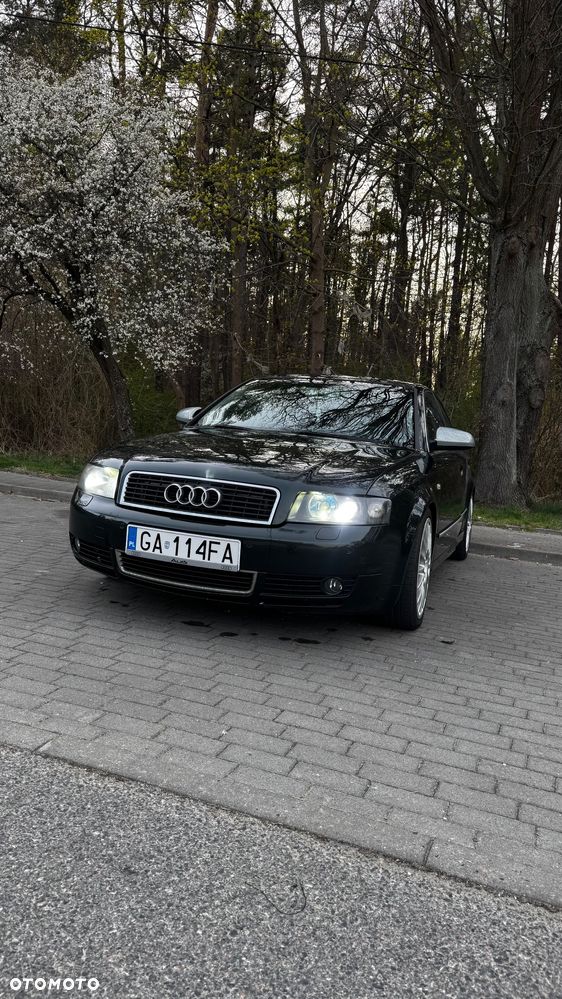 Audi A4 Limousine - 10