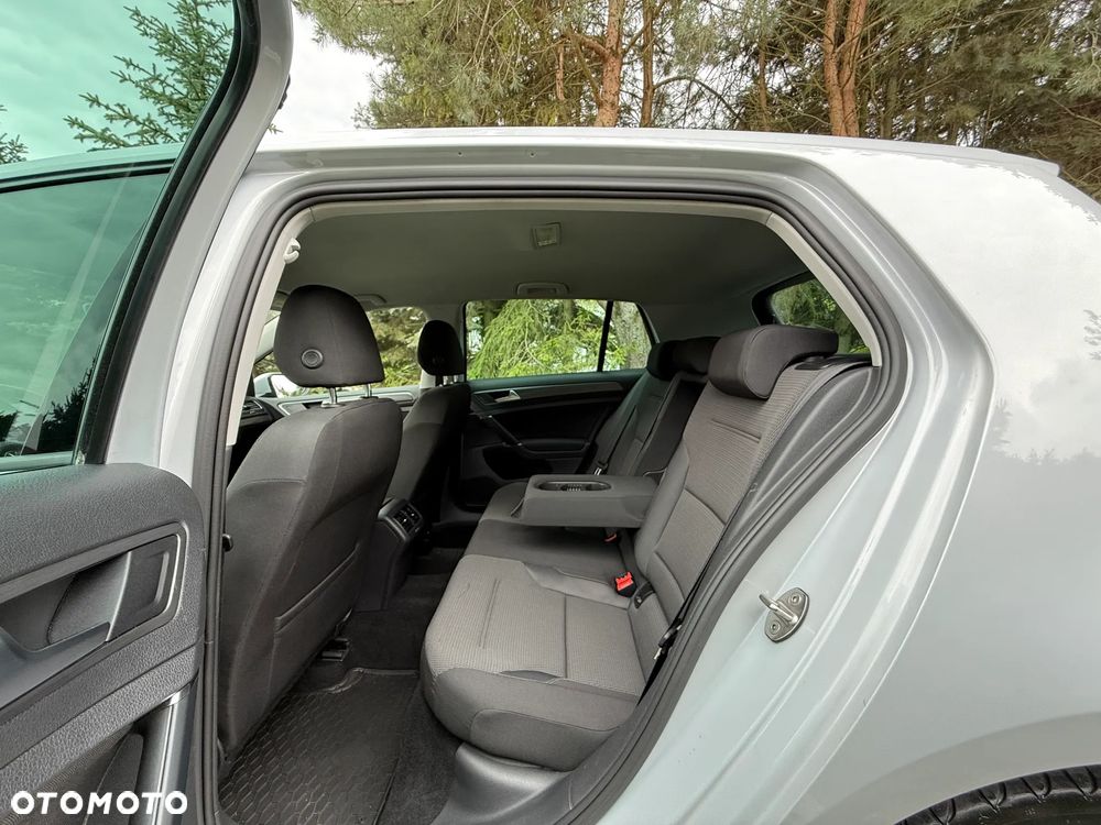 Volkswagen Golf 1.6 TDI BMT Comfortline - 22