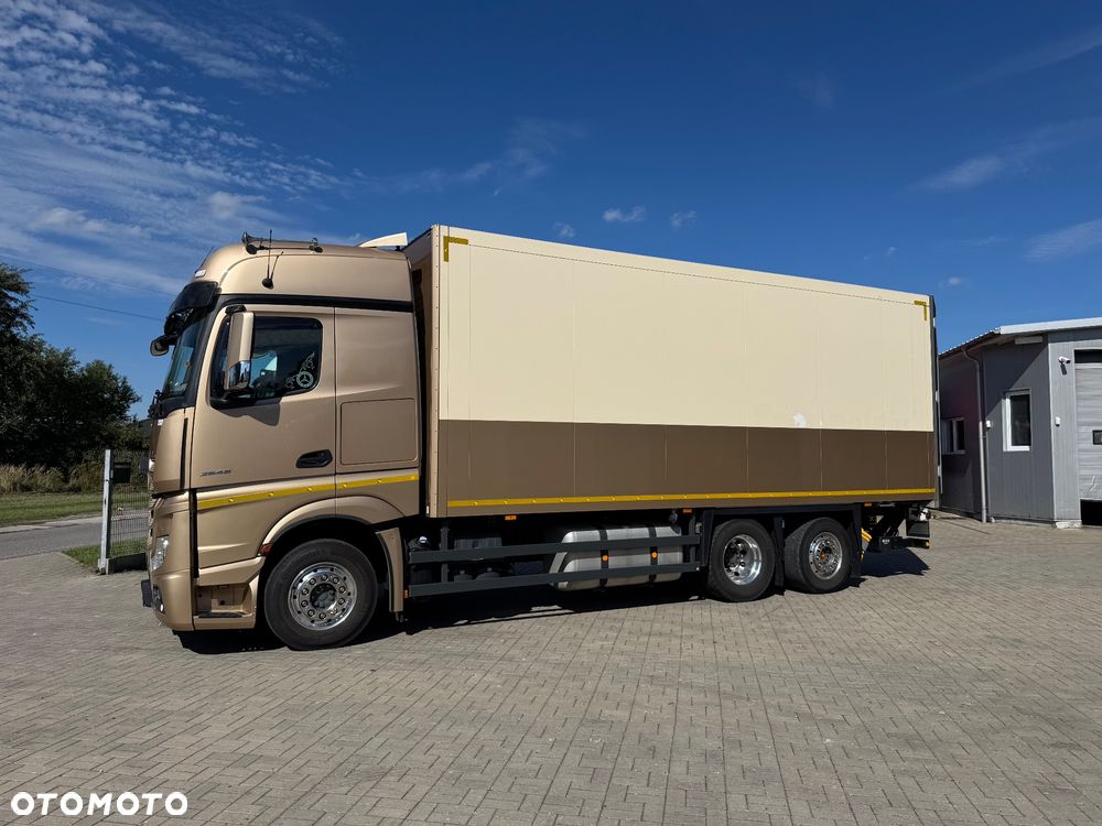 Mercedes-Benz ACTROS 2548 Izoterma Schmitz 7.45m Winda 2T - 3