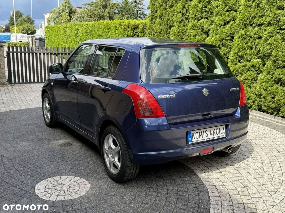Suzuki Swift - 4
