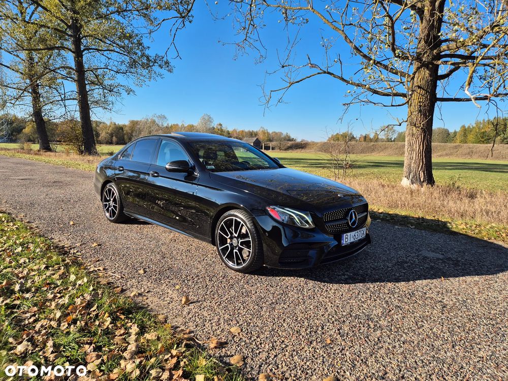 Mercedes-Benz Klasa E 300 9G-TRONIC AMG Line - 1