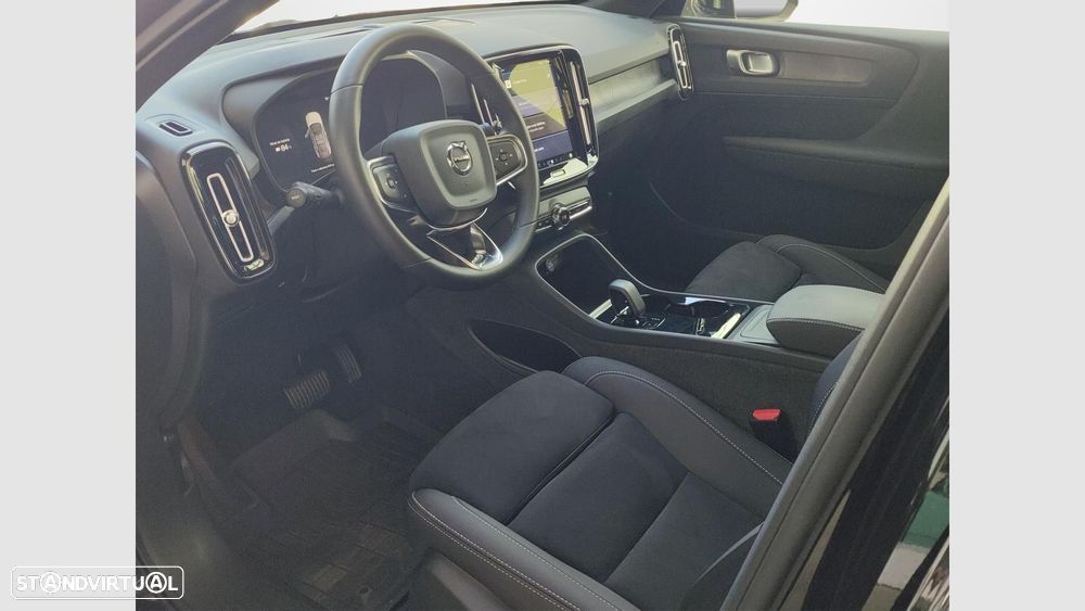 Volvo EC40 82 kWh Twin Motor Performance Black Edition - 13