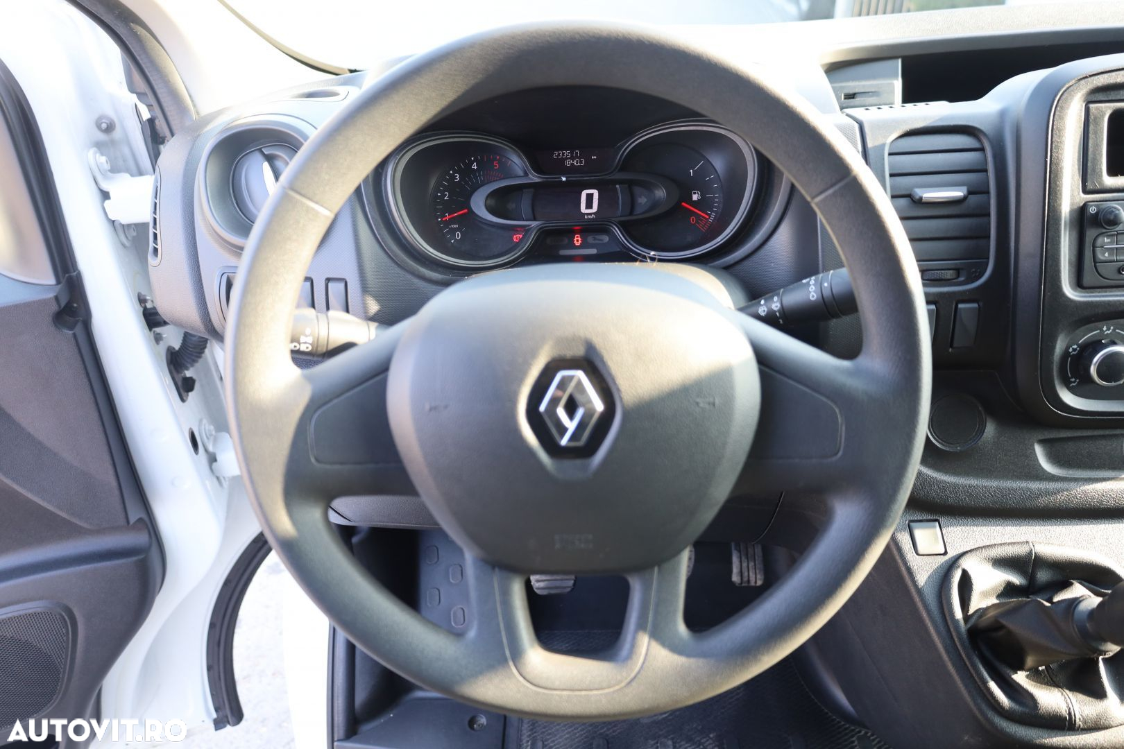 Renault Trafic - 16