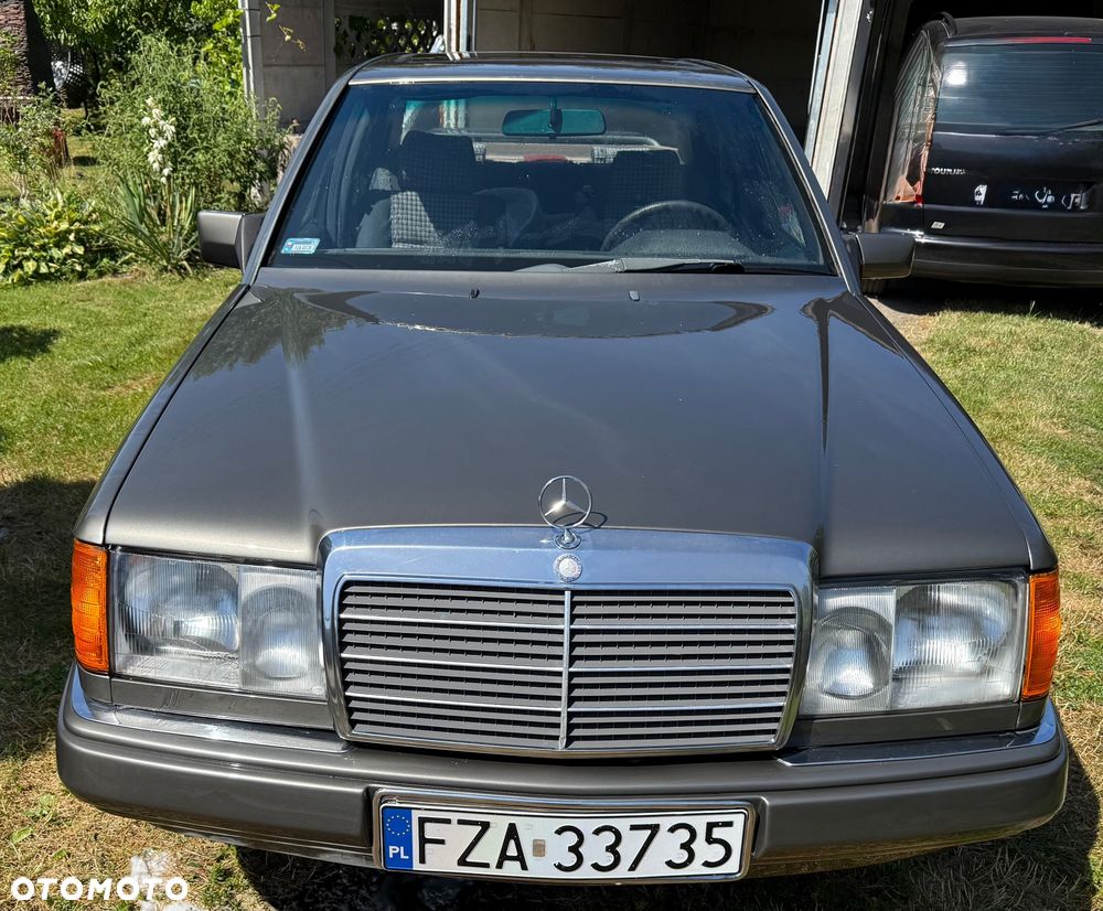Mercedes-Benz W124