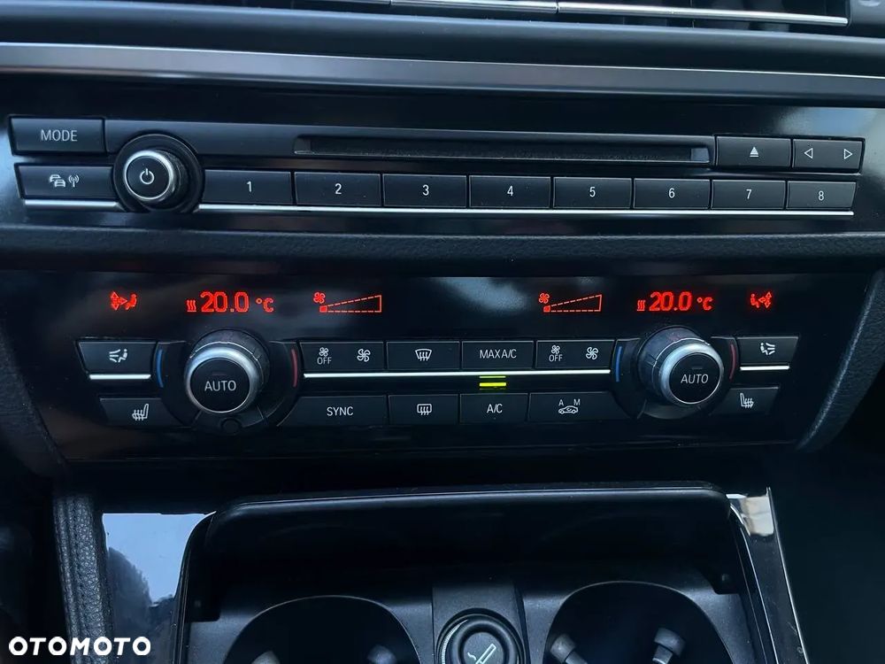 BMW Seria 5 518d - 13