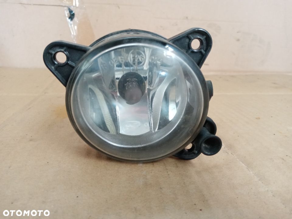 Halogen prawy przód przedni VW Transporter T5 Polo 9N2 7H0941700B - 1
