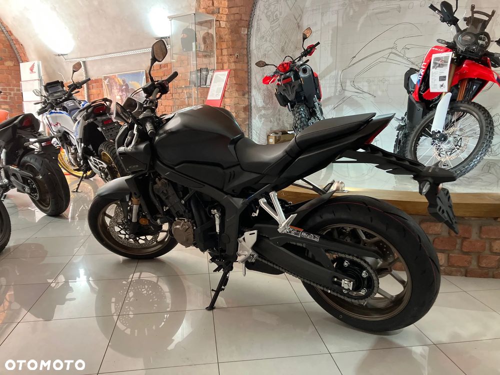 Honda CB - 2