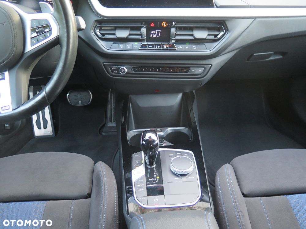 BMW Seria 1 120d xDrive M Sport - 12
