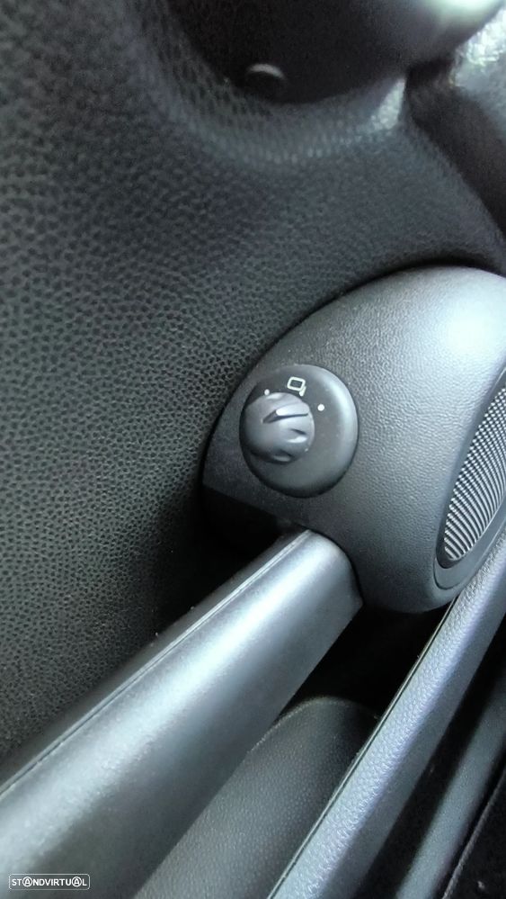MINI 3 Portas Cooper D - 15