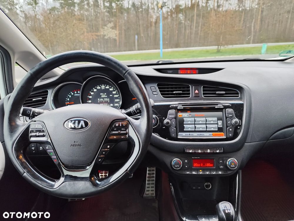 Kia Ceed 1.6 CRDi 128 ISG Dream Team Edition - 14