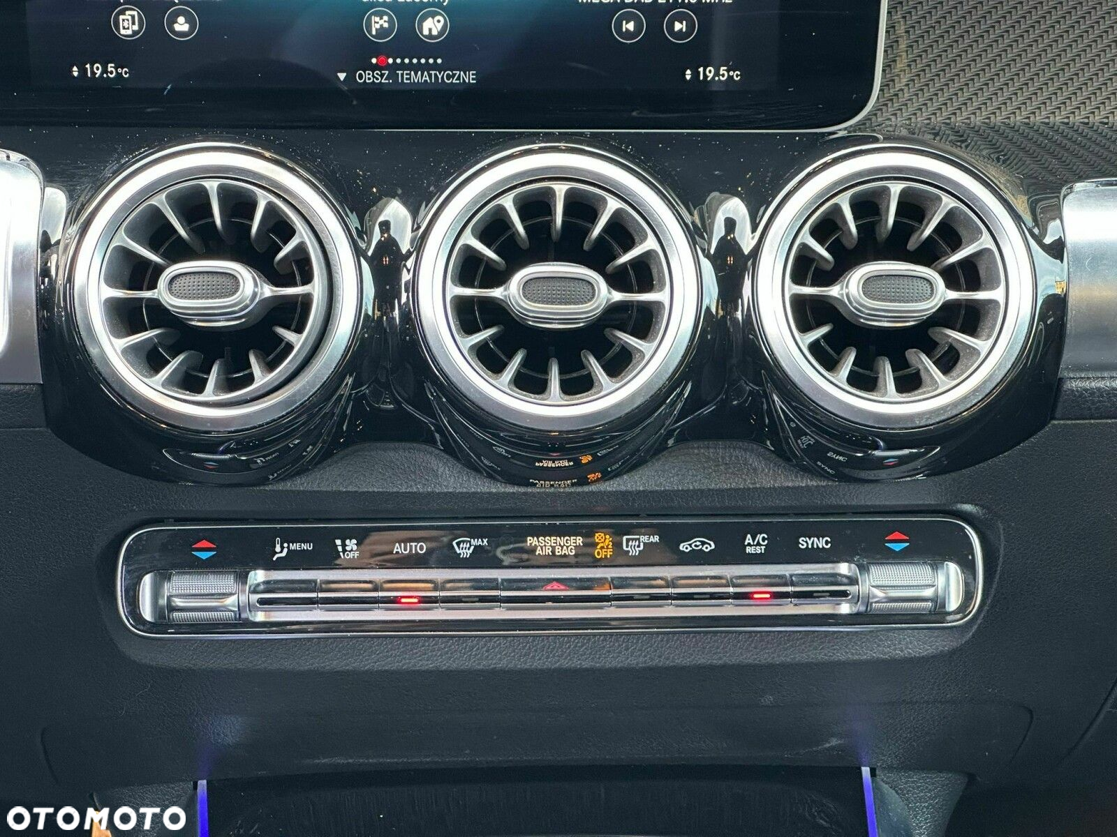 Mercedes-Benz GLB - 17