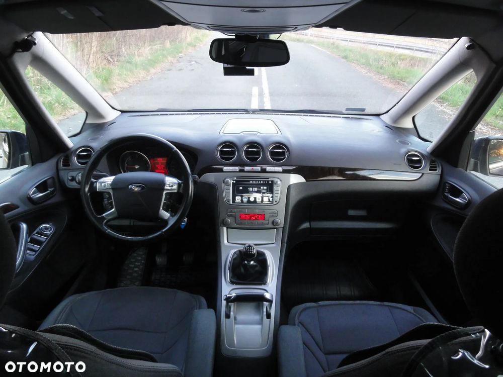 Ford Galaxy 2.0 TDCi Ghia - 11