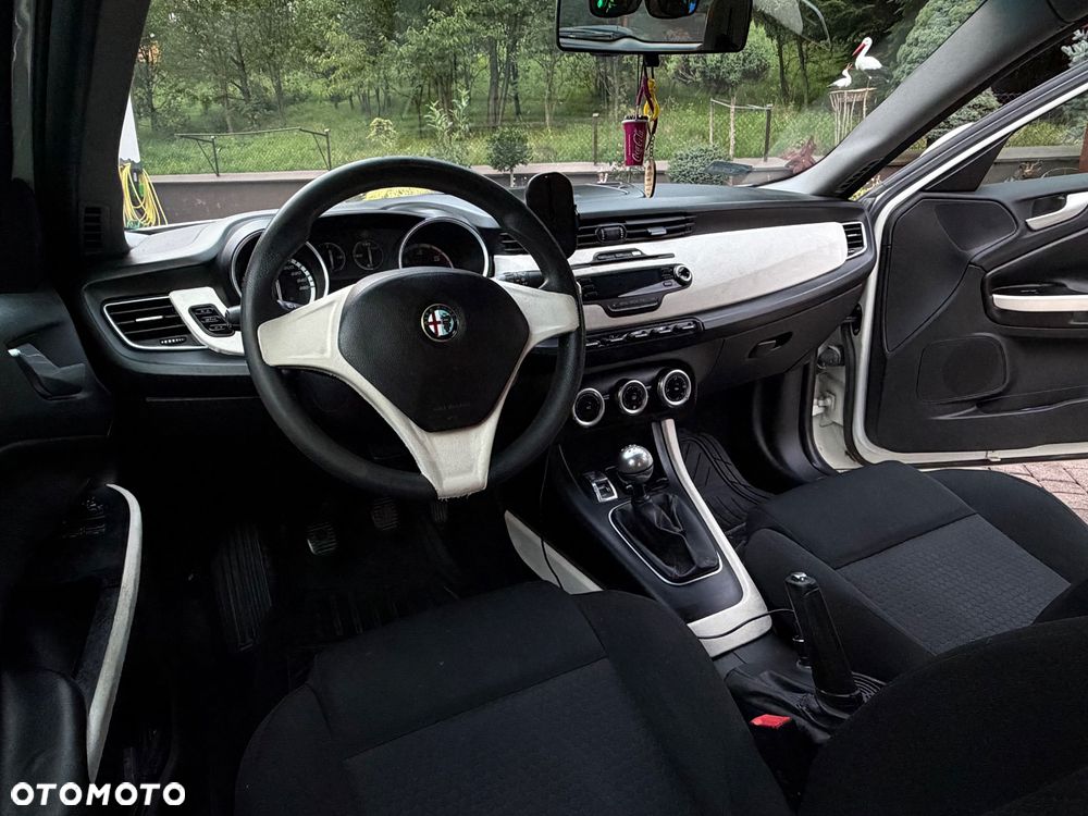 Alfa Romeo Giulietta 1.6 JTDM 16V - 5