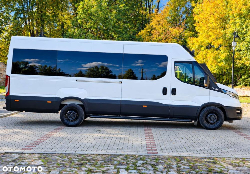 Iveco Daily 2023 photo 3