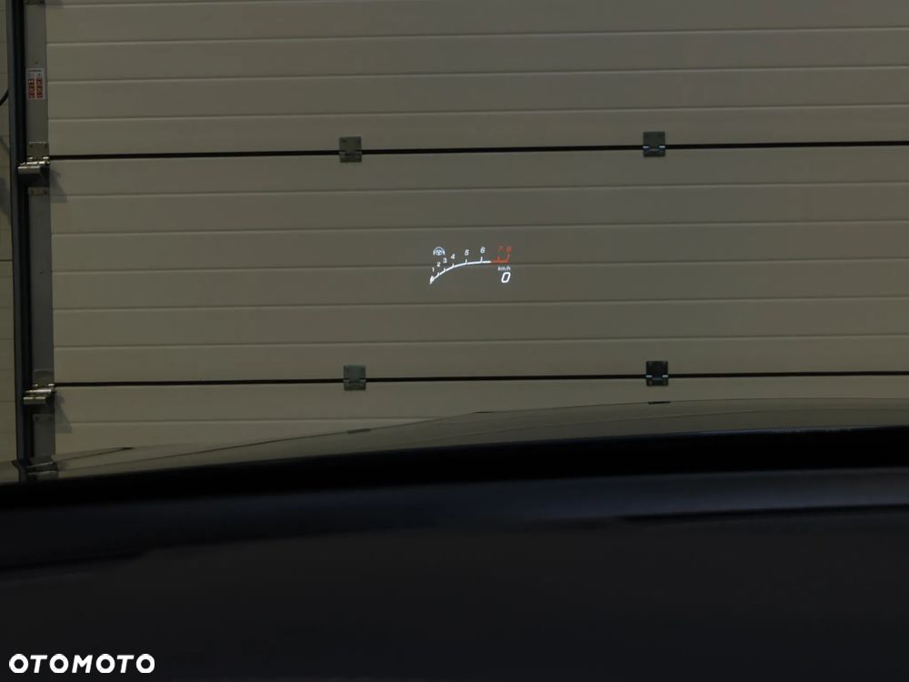 Mercedes-Benz GLC - 32