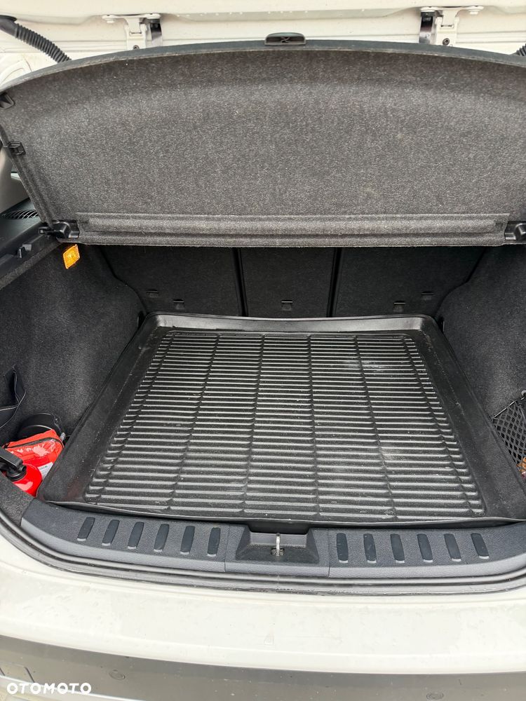 BMW X1 sDrive18d - 11