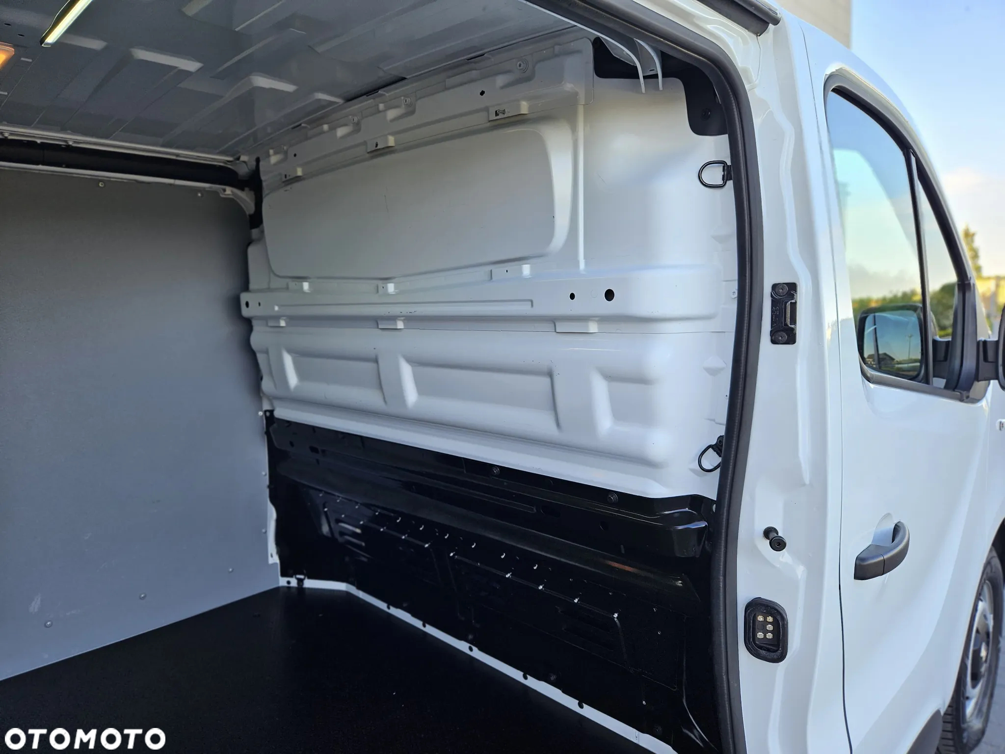 Renault Trafic - 21