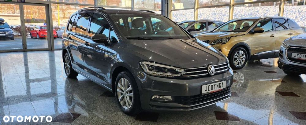 Volkswagen Touran - 17