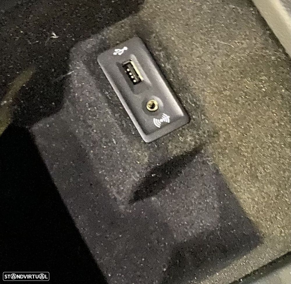 VW Passat Variant - 27