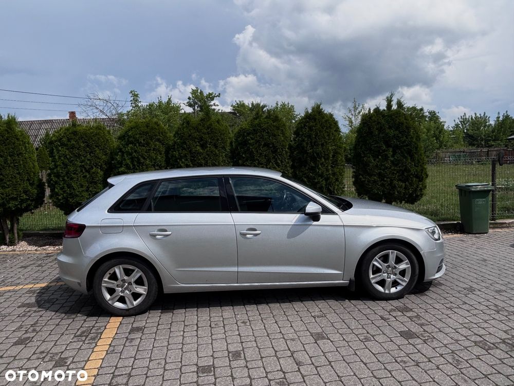 Audi A3 Sportback 1.4 TFSI Ambiente - 3
