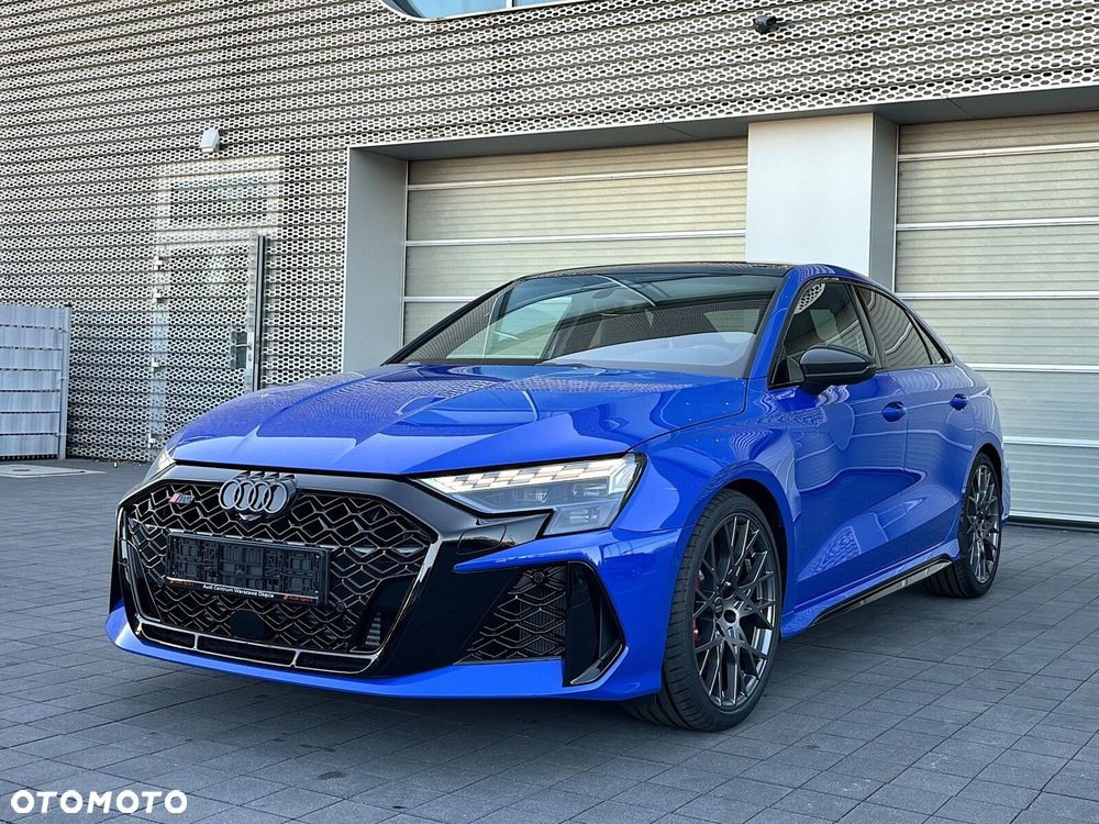 Audi RS3 Limousine - 3