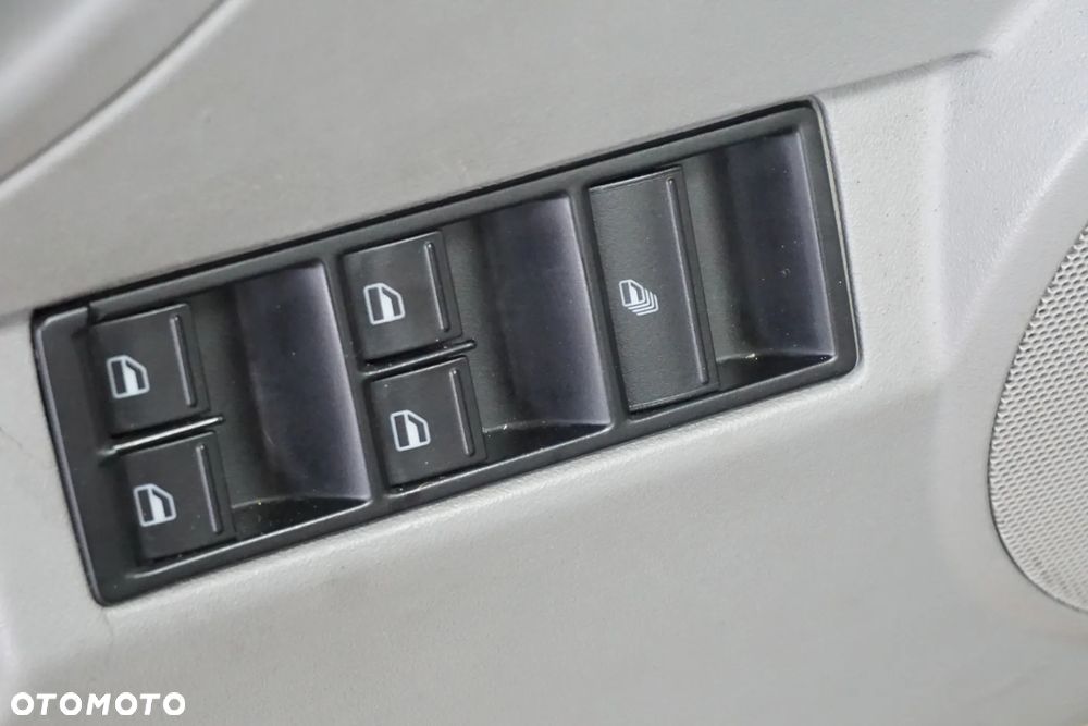 Volkswagen New Beetle 1.9 TDI DPF United - 23