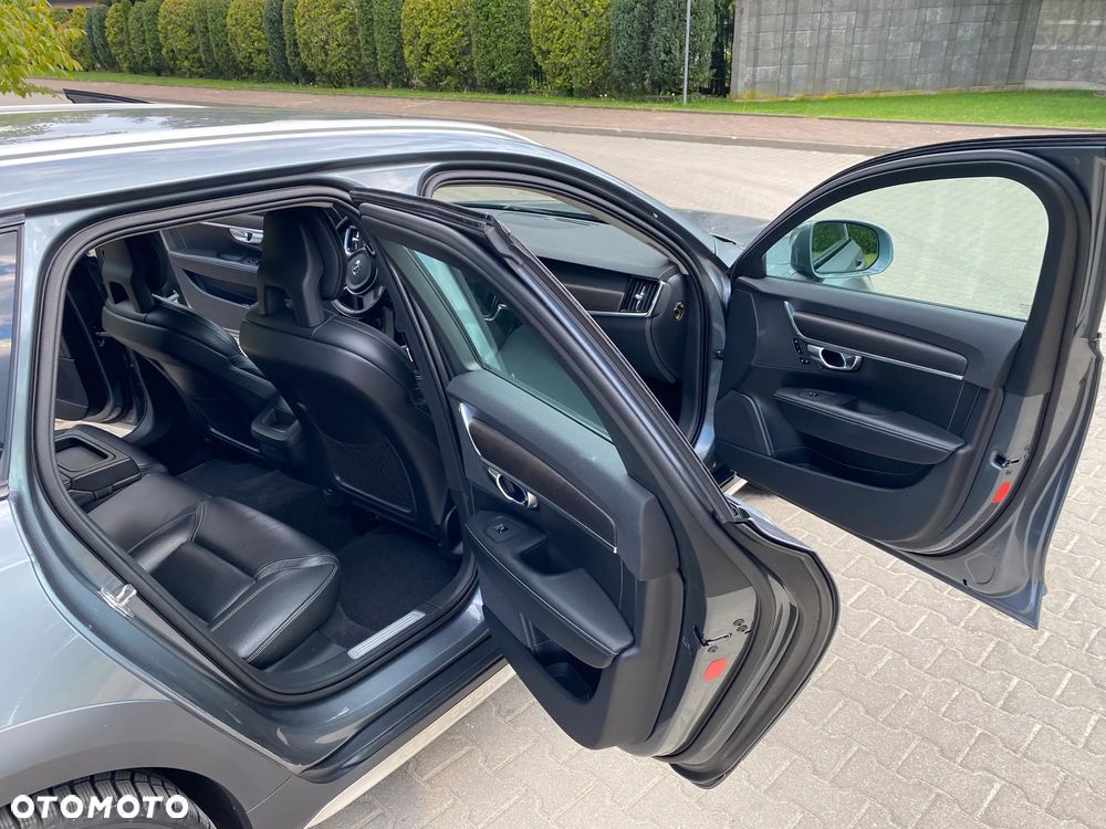 Volvo V90 Cross Country D5 AWD Pro - 19