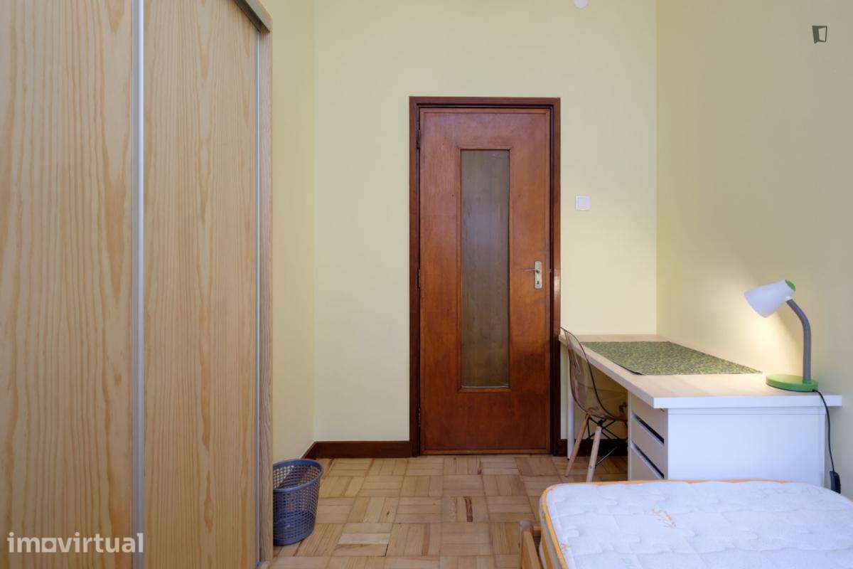 Quarto - localizado em Cidral Coimbra - Grande imagem: 2/27