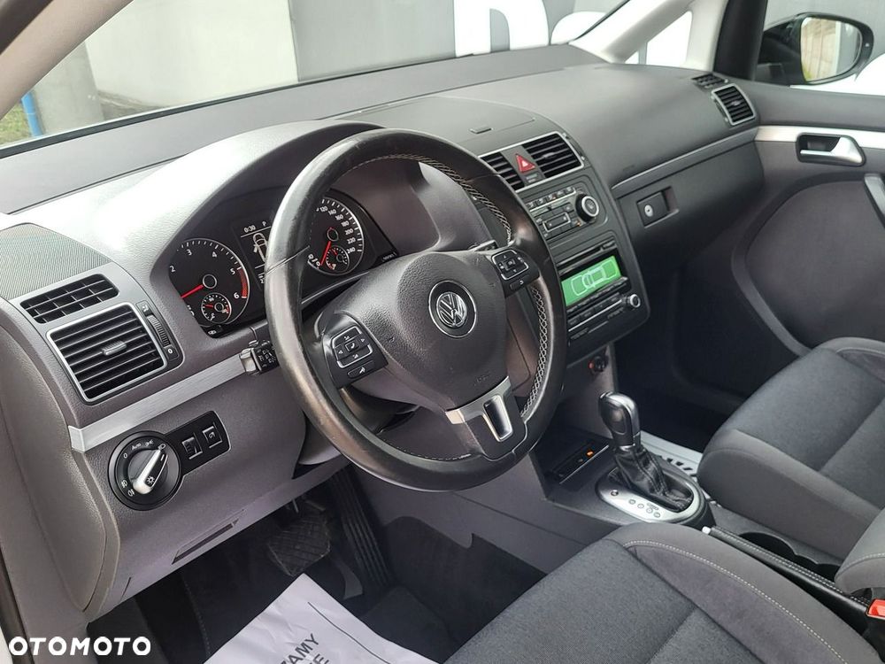 Volkswagen Touran - 6