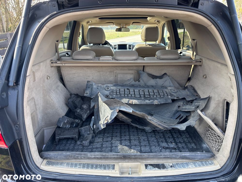 Mercedes-Benz ML - 22