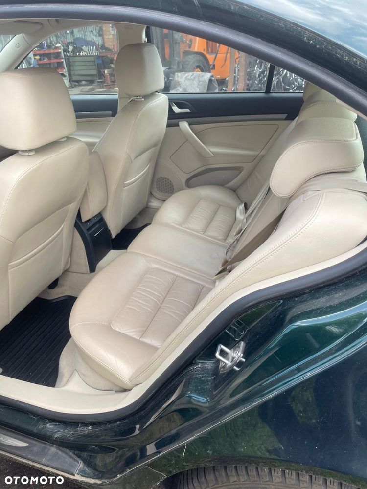 Komplet foteli z boczkami skóra Skoda Octavia 2 HB - 2