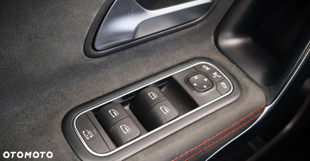 Mercedes-Benz CLA - 30