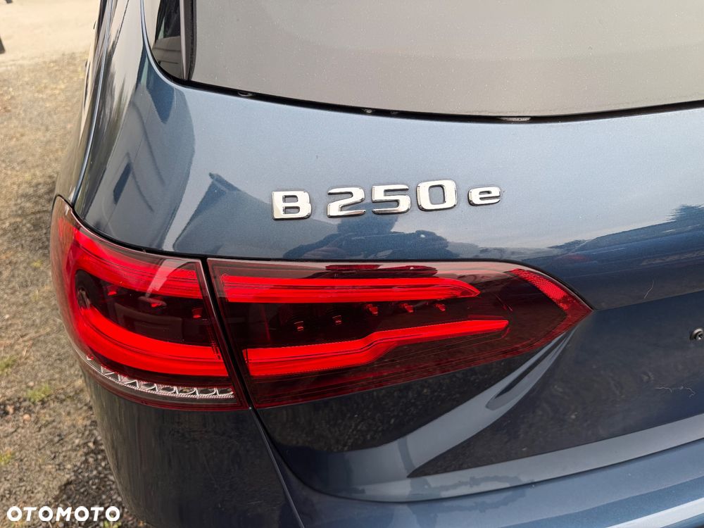 Mercedes-Benz Klasa B 250 e 8G-DCT AMG Line - 13