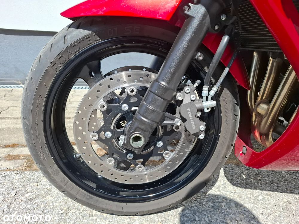 Suzuki GSX - 24