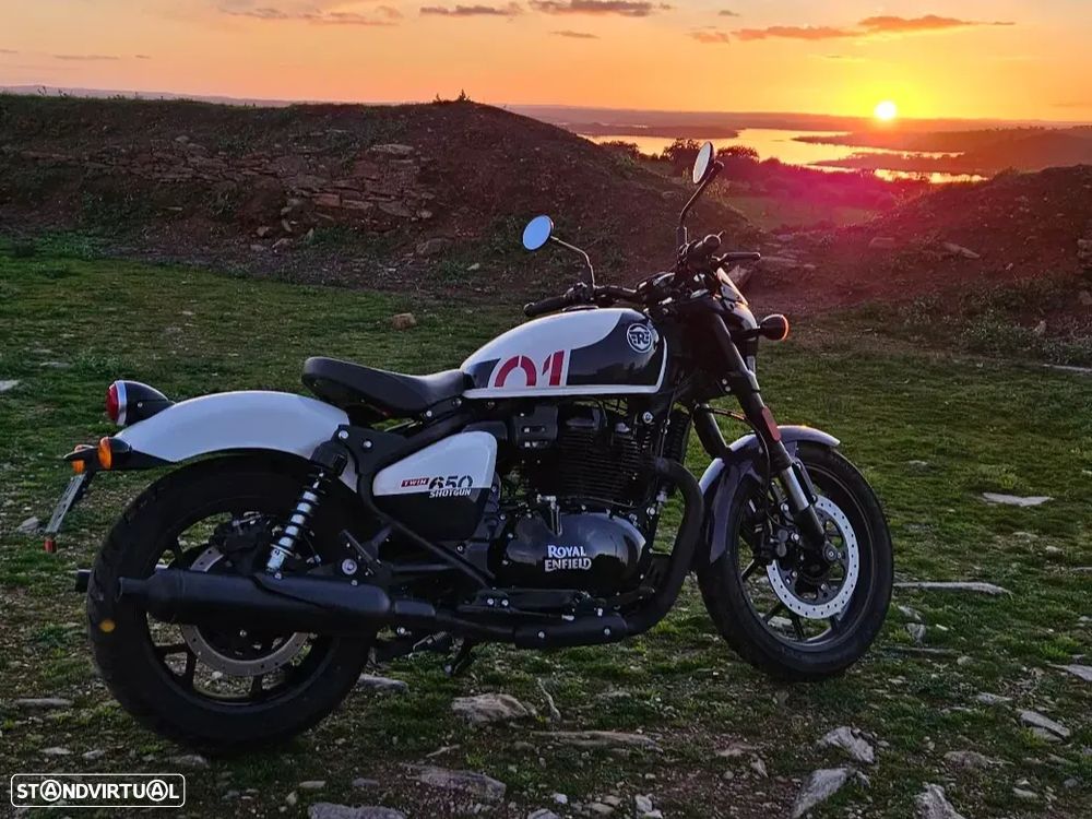 Royal Enfield Super Meteor 650 Shotgun 650 - 3