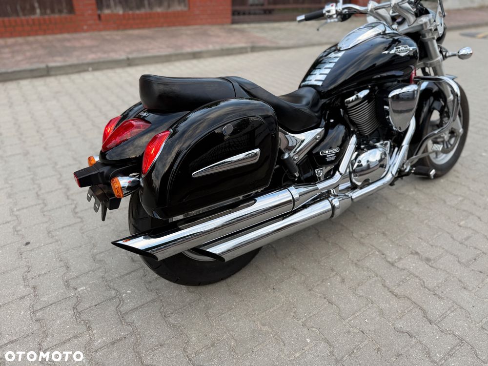 Suzuki Intruder - 13