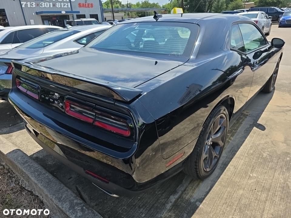 Dodge Challenger 5.7 R/T - 4