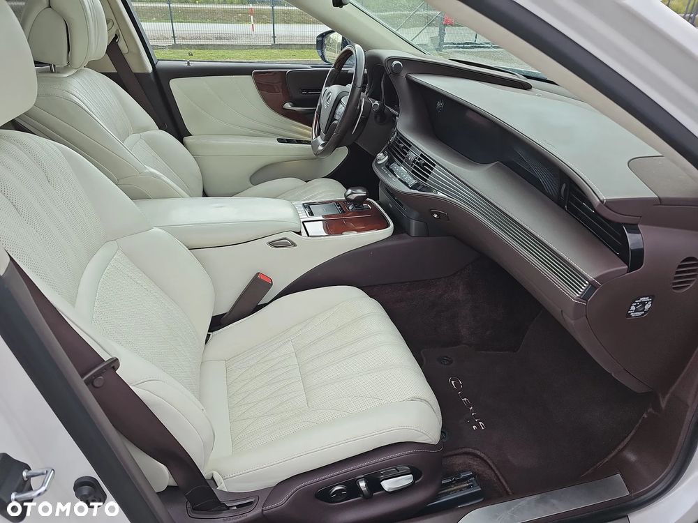 Lexus LS 500 Omotenashi AWD - 20