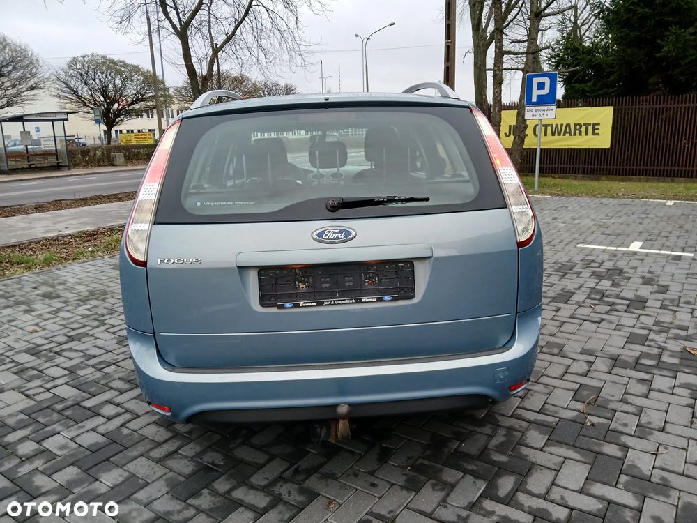 Ford Focus 1.6 16V Ambiente - 9