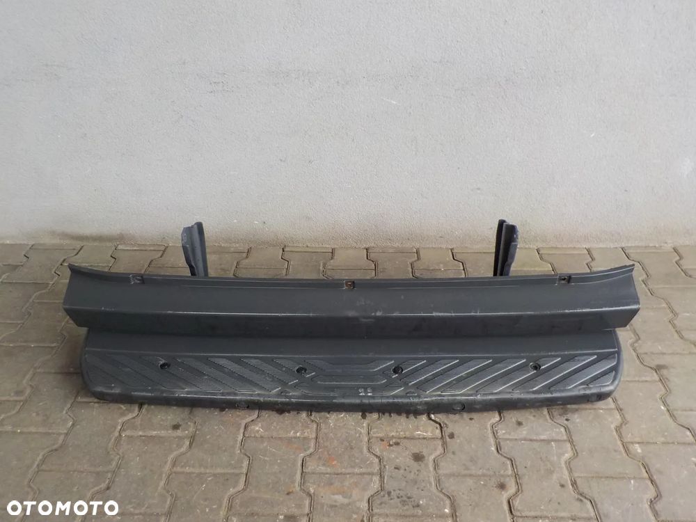 CRAFTER SPRINTER W906 BELKA STOPIEŃ ZDERZAK TYŁ PDC - 2