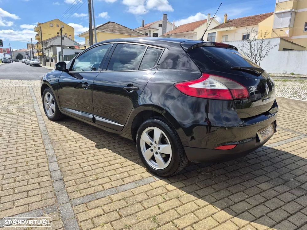 Renault Mégane 1.5 dCi Dynamique SS - 6