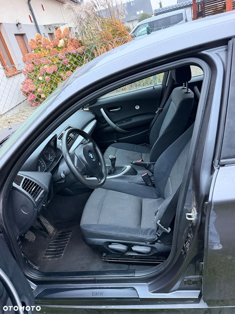 BMW Seria 1 2005 photo 4
