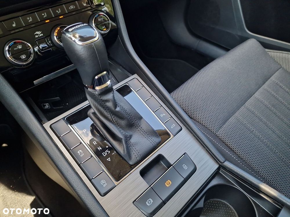 Skoda Superb 2.0 TSI Style DSG - 17