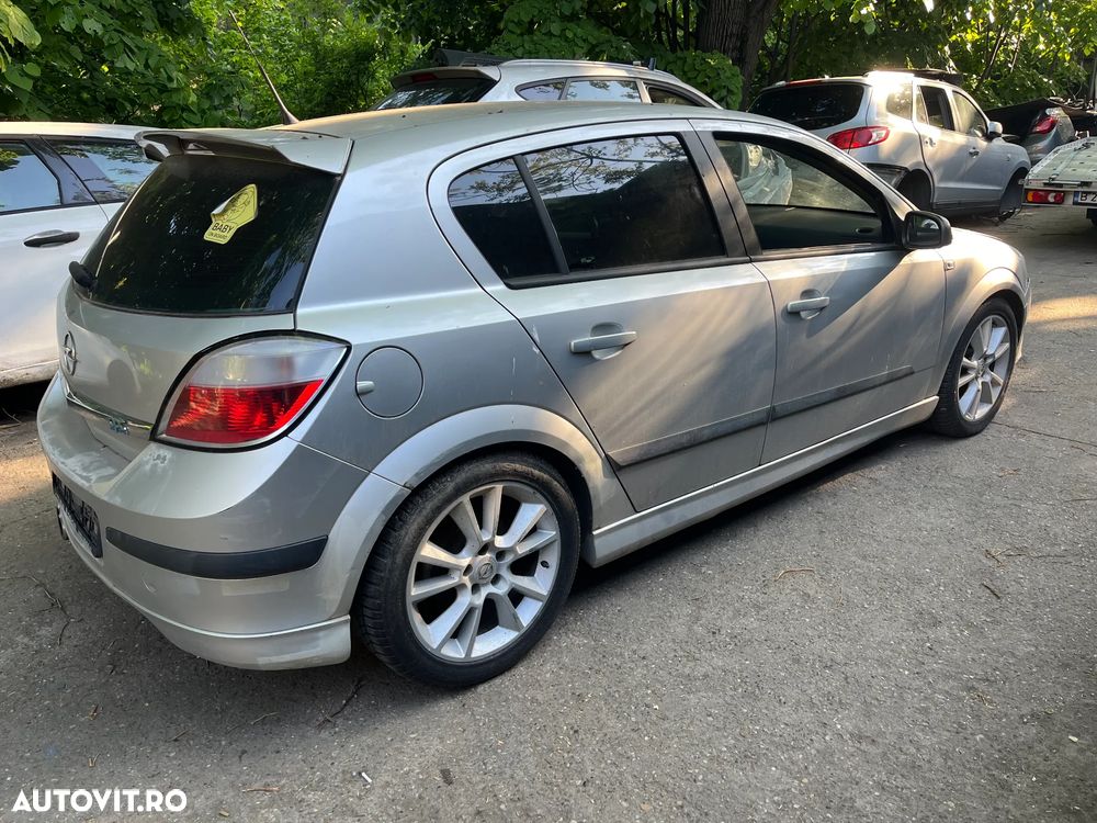 Dezmembrez Opel Astra H hatchback 2.0 benzina Z20LEL 125KW 2005 gri argintiu Z157 - 14