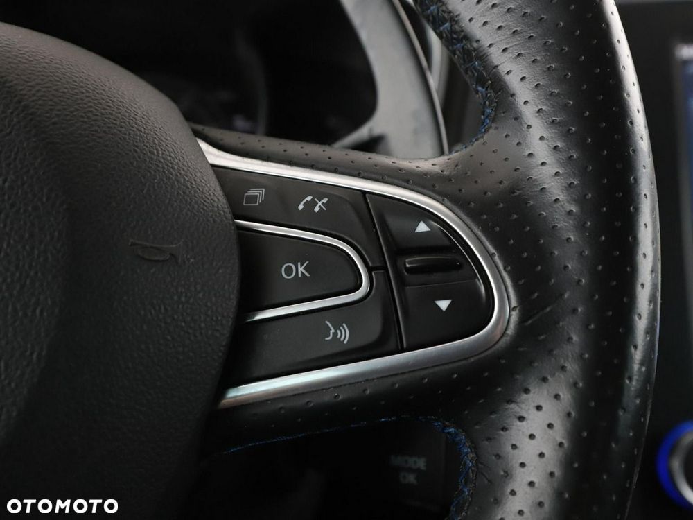 Renault Megane ENERGY TCe 205 EDC GT - 32