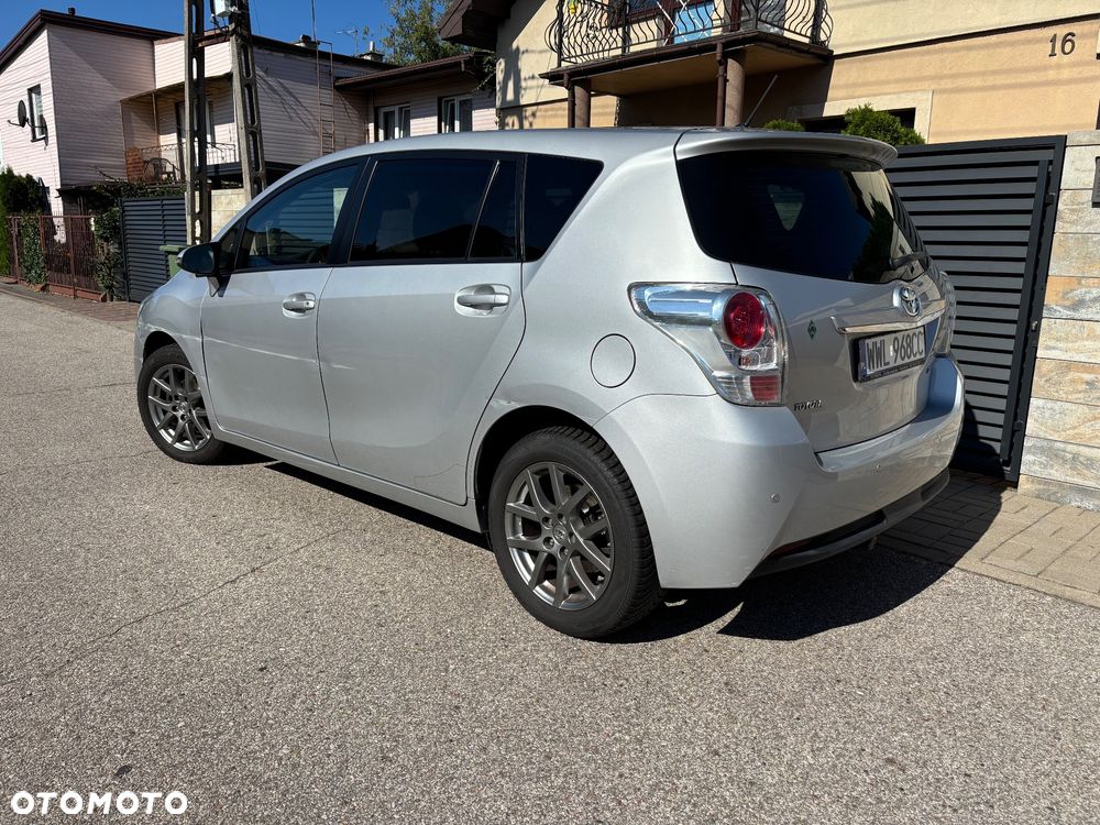 Toyota Verso 1.8 Prestige EU5 MS - 9