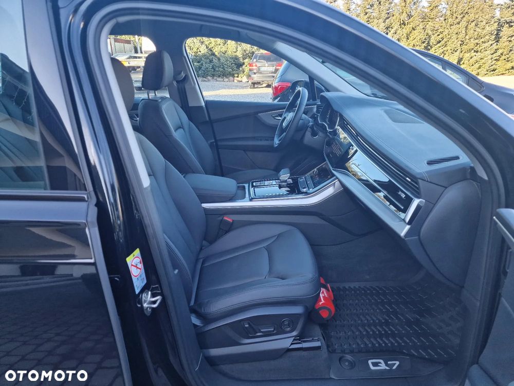 Audi Q7 TFSI mHEV 250 kW Quattro Tiptr - 16