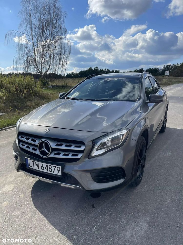 Mercedes-Benz GLA 200 7G-DCT - 11