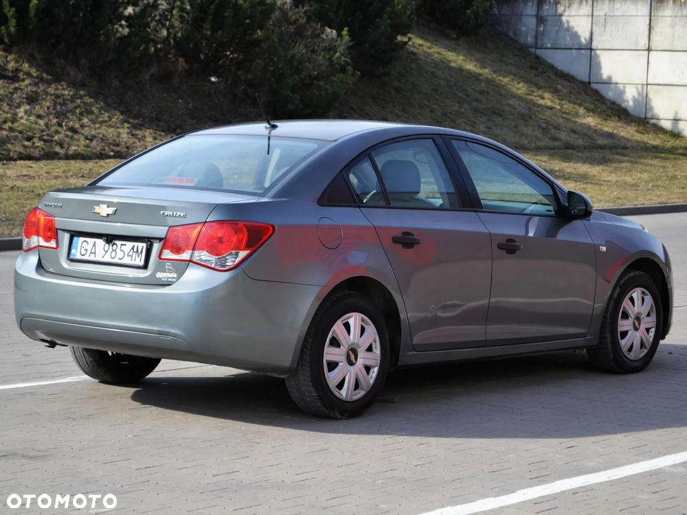 Chevrolet Cruze 1.6 Base - 2
