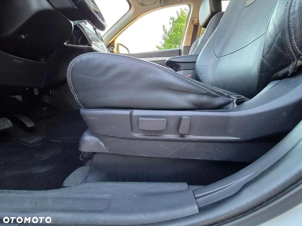 Mitsubishi Outlander - 25